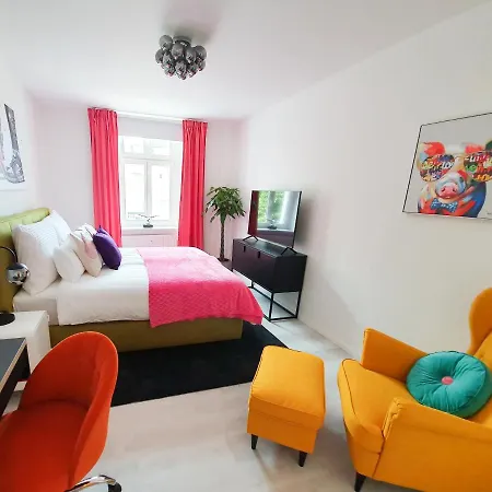Pb Ferienwohnungen - Fewo 6 - Stilvoll Eingerichtetes Apartment Im Herzen Senftenbergs Buitenkant foto
