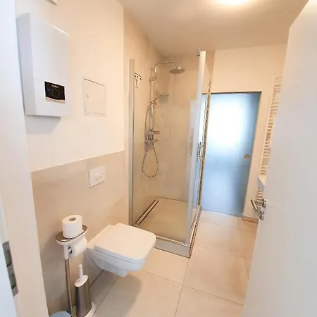 Pb Ferienwohnungen - Fewo 6 - Stilvoll Eingerichtetes Apartment Im Herzen Senftenbergs Buitenkant foto